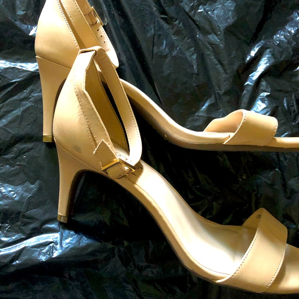 Aeurosoles sandals